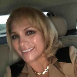 Meet your Posher, Ivone